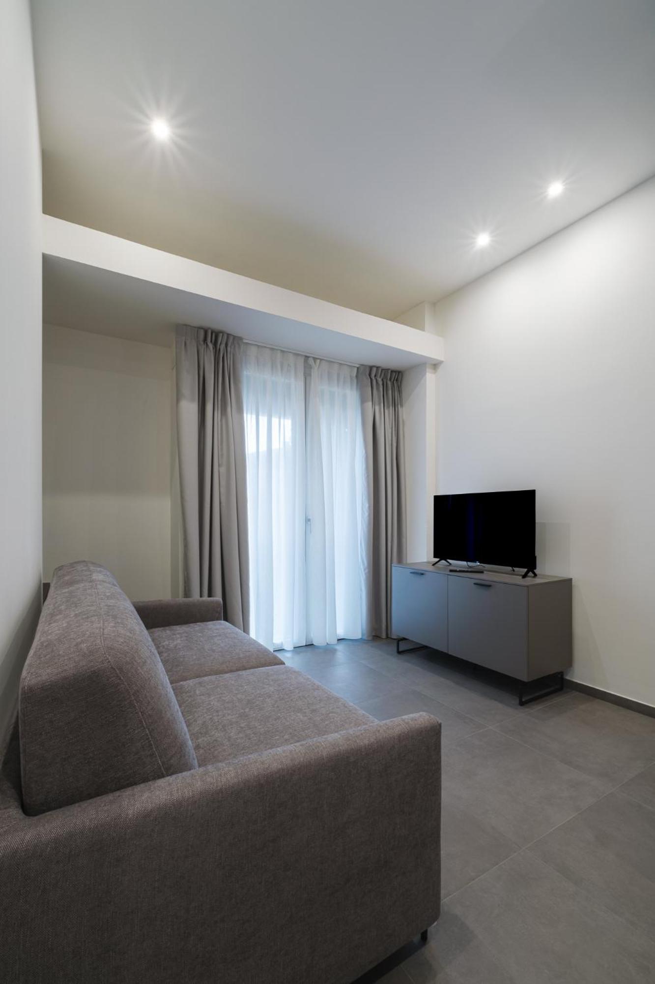 Residence Goldoni6 Suite Apartment Rimini Exterior photo